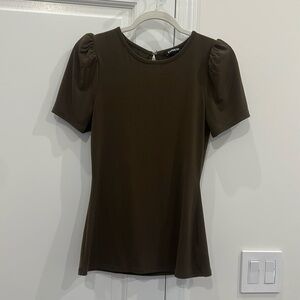 Express Key Hole Back Cap Sleeve